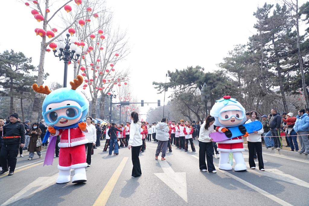 Mascots Jibing & Jixue
